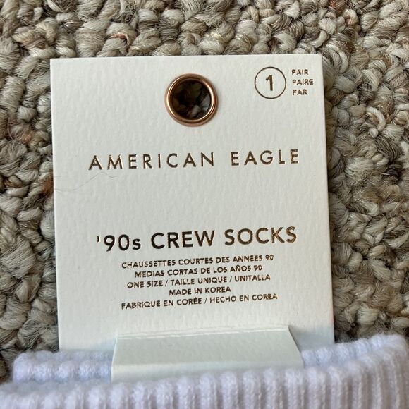 NWT American Eagle '90s Crew Socks One Size Valentines Day Hearts Love Gift AE - Picture 3 of 4